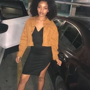 Meet your Posher, Maya